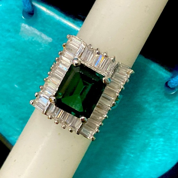 Farrah Fawcett Collection Emerald Green & Clear CZ Sterling Cocktail Ring sz 7 - Picture 4 of 11